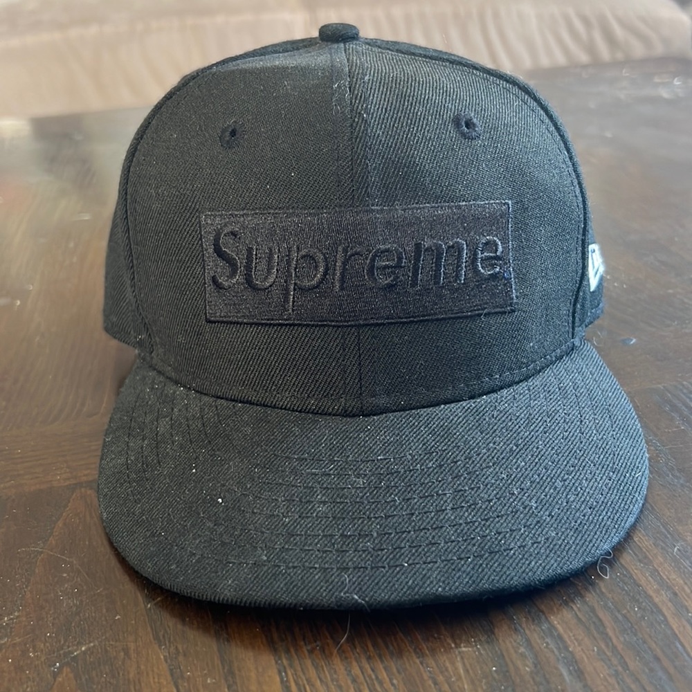 Supreme x New Era fitted hat 7 1/4